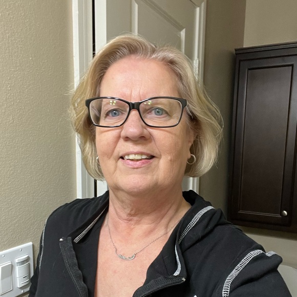 Meet your Posher, Ruth - Picture 1 of 1